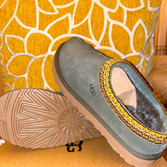 UGG Shoes - UGG Tasman Slippers Burnt Olive Size 8 Women NWT